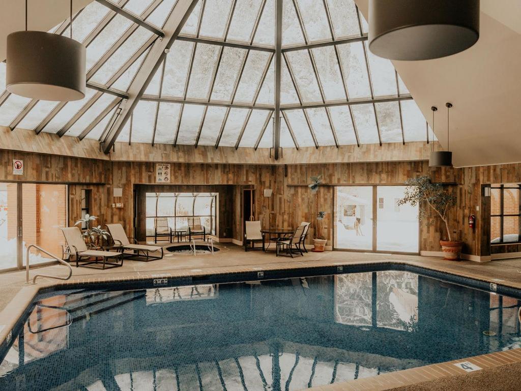 Wallace Inn Екстер'єр фото
